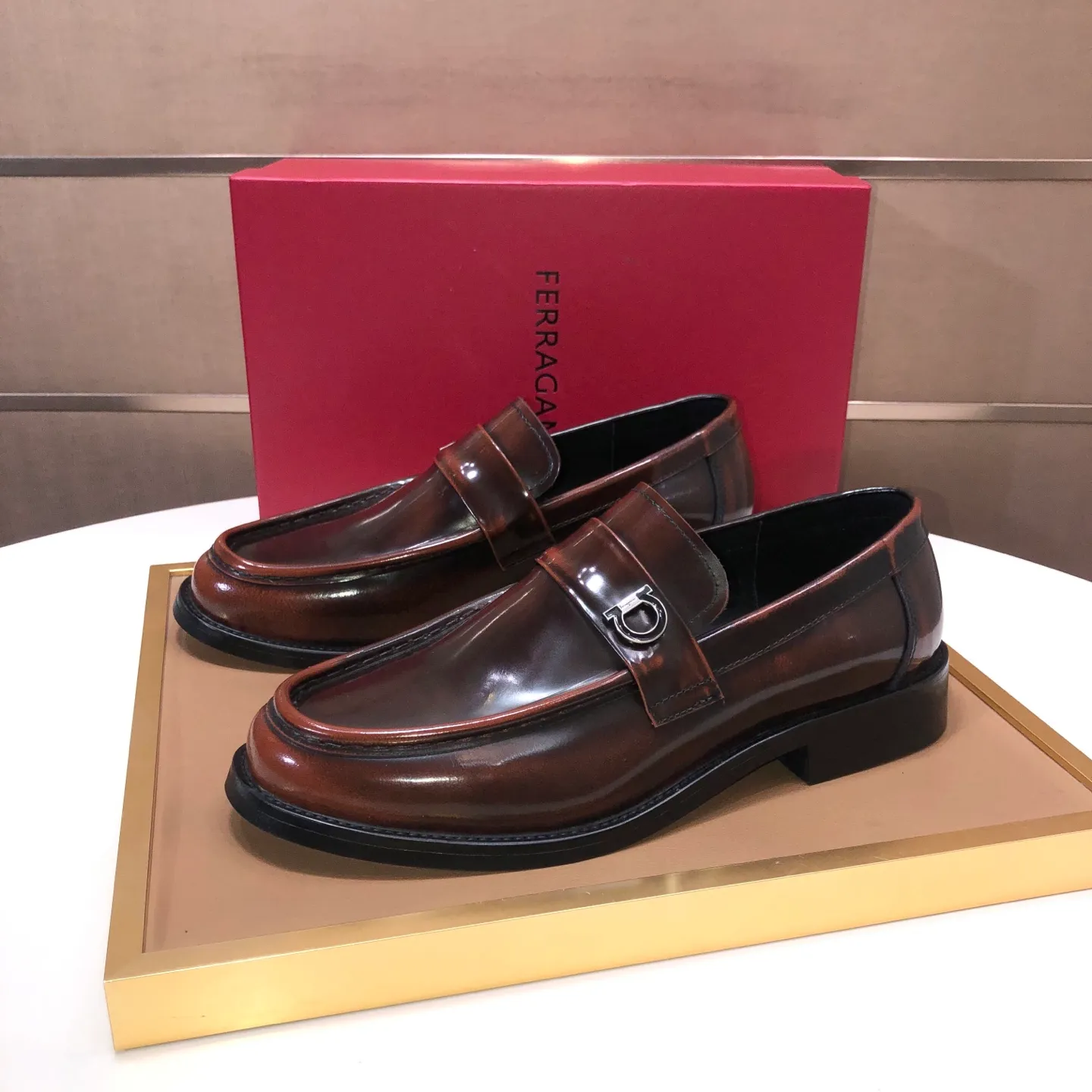 Men's shoes 💰540💰 [Ferragamo/Ferragamo] The latest model from the counter. Original imported high-quality cowhide with open sides + imported 🐂 cowhide lining + original luxury metal buckle + original combination outsole. Comparison is stress-free 38–45 (45 is custom-made and cannot be returned or exchanged)
